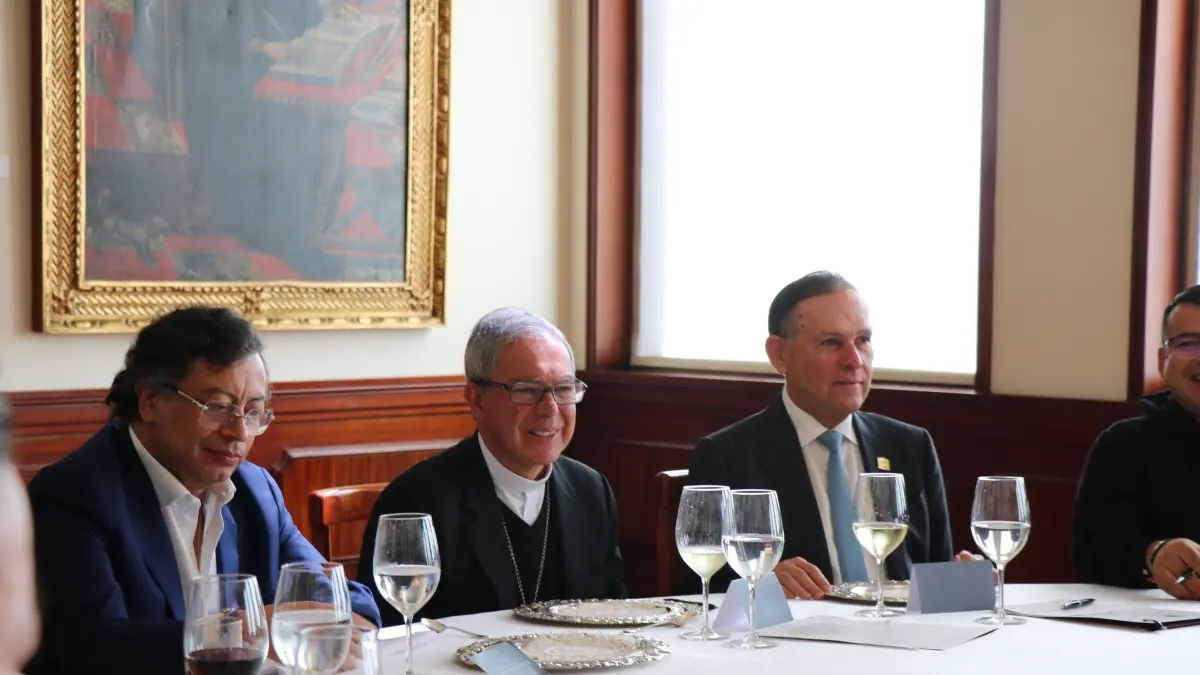 What were the commitments of the President, Congress, and court leaders in their meeting with the Church?