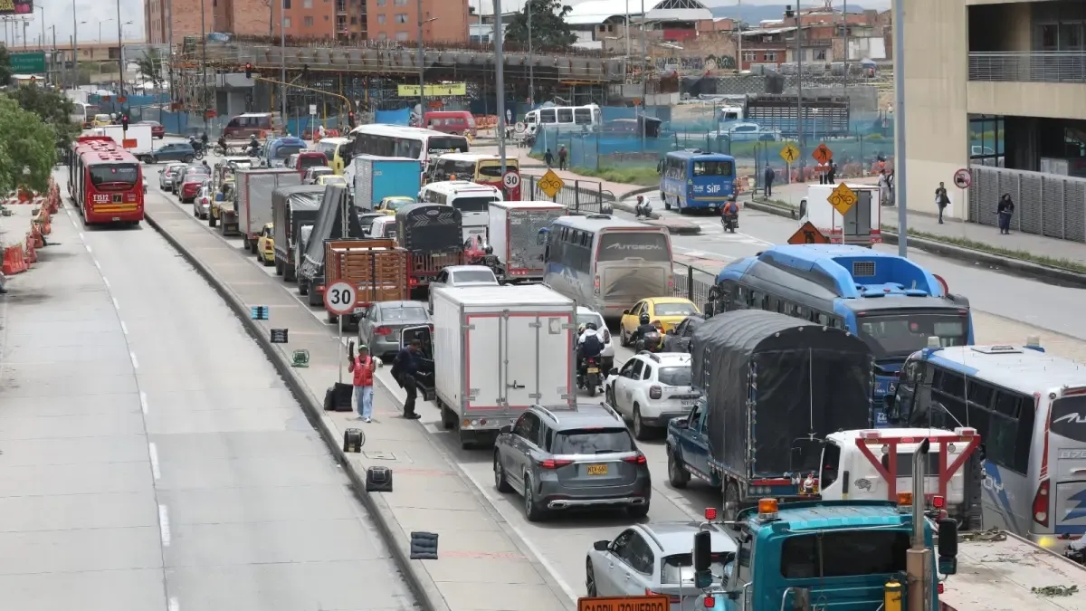 The government expects 1.3 million travelers to travel on the country's roads during this long weekend.