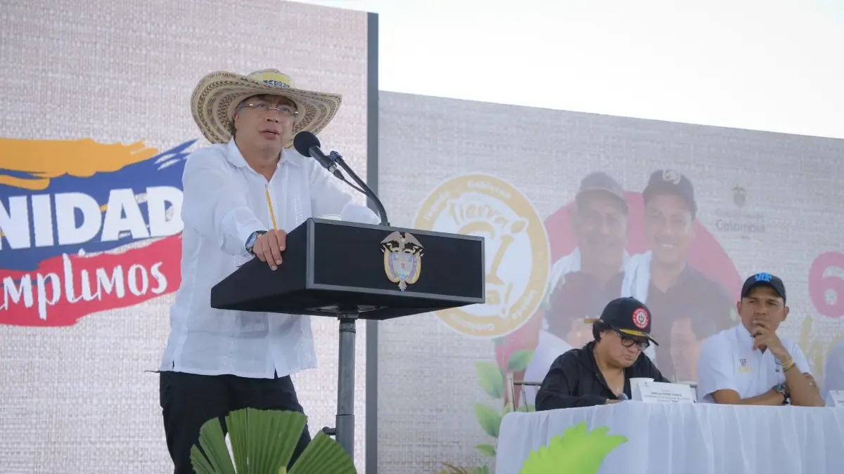 President Gustavo Petro maakte bekend dat vredesbesprekingen met de Golfclan buiten Colombia zijn begonnen.