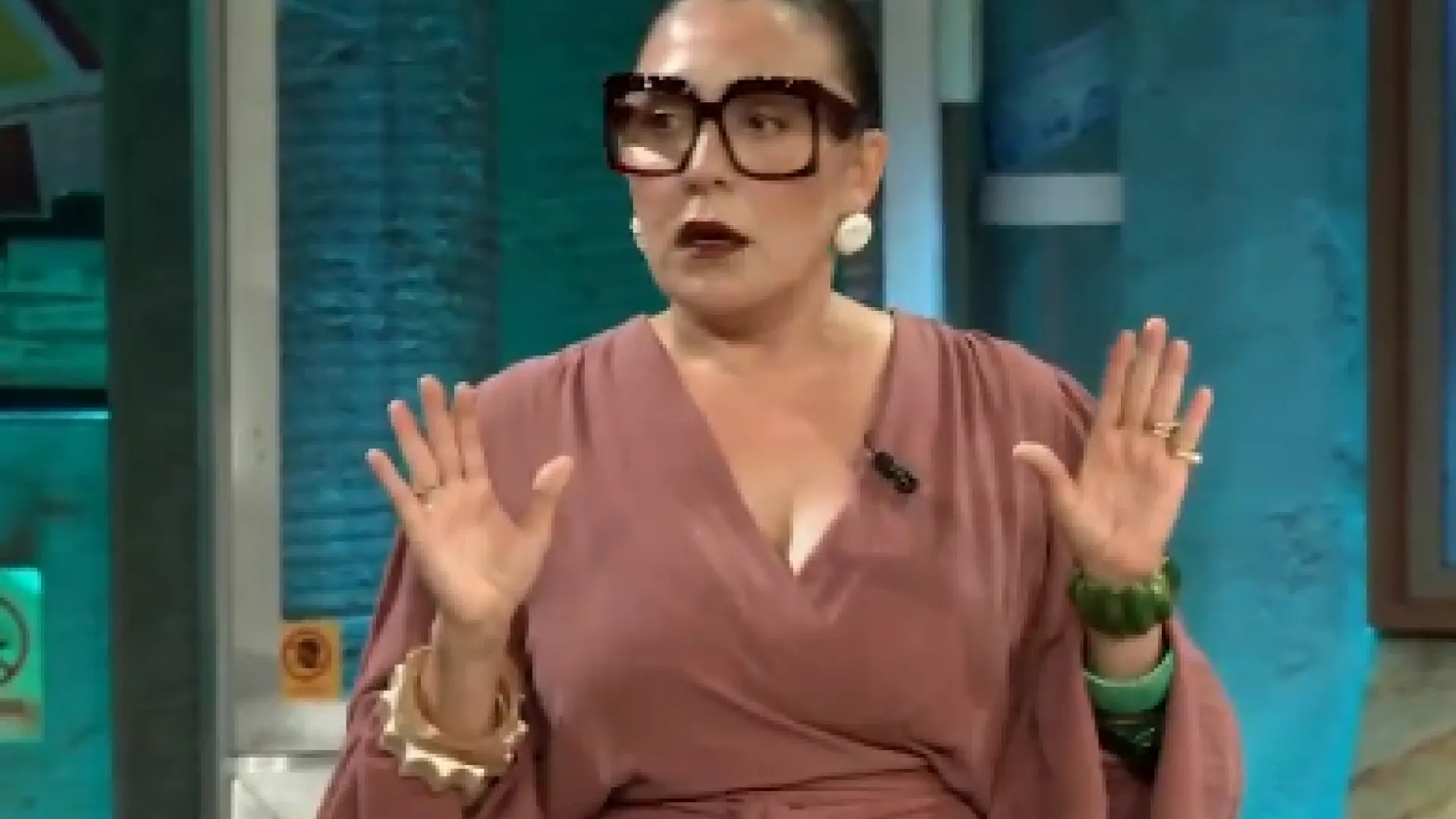 Candela Peña breaks the taboo: "There are women who can't even go outside."