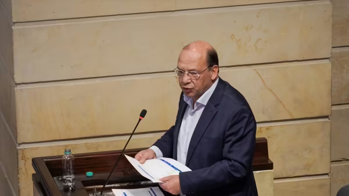 O governo concordou em reduzir a alíquota do imposto para 16 bilhões e reduzir o orçamento, mas não há ambiente para a aprovação de ambos os projetos.
