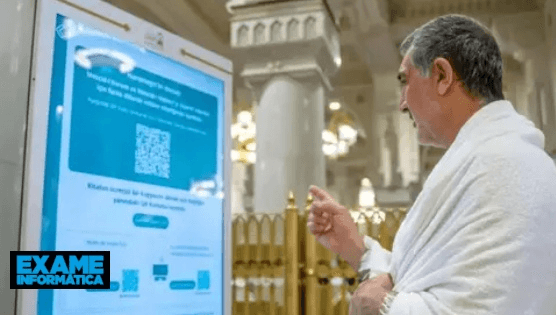 Robô com Inteligência Artificial ajuda a guiar peregrinos em Meca
