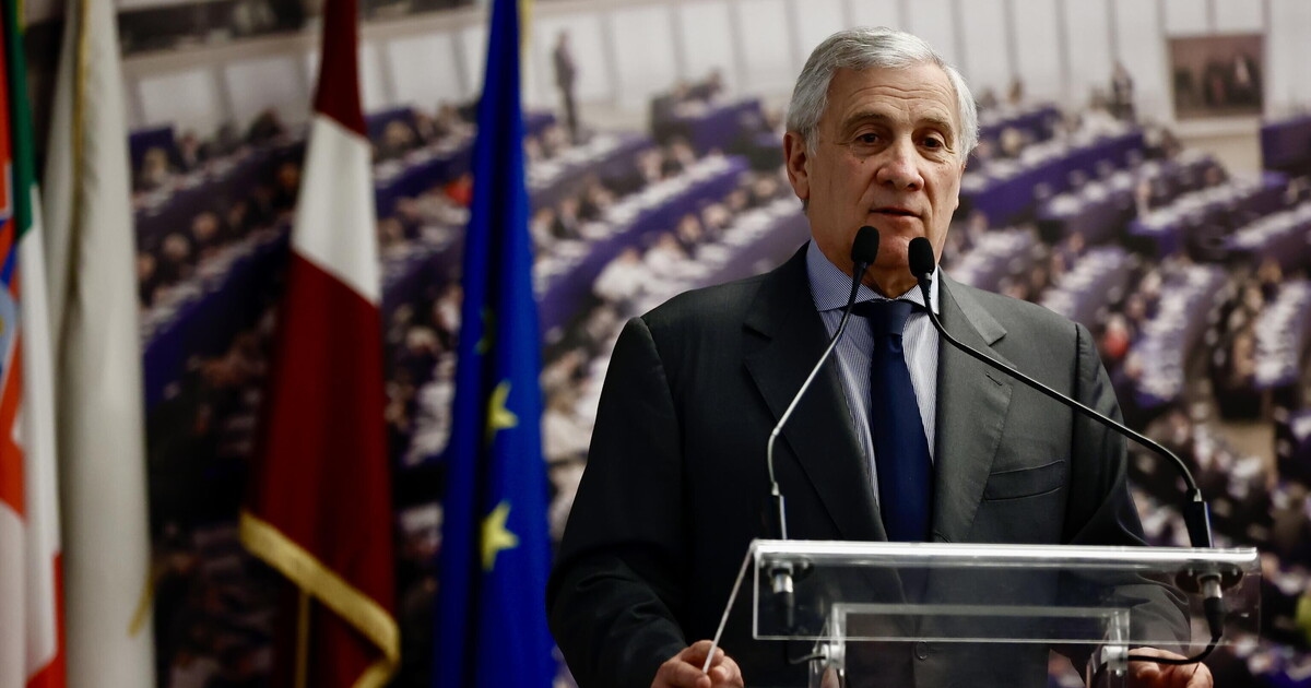 Tajani: "Meloni non a Kyiv? Chiedete a lei". Poi la retromarcia: "Unità d'intenti sull'Ucraina"