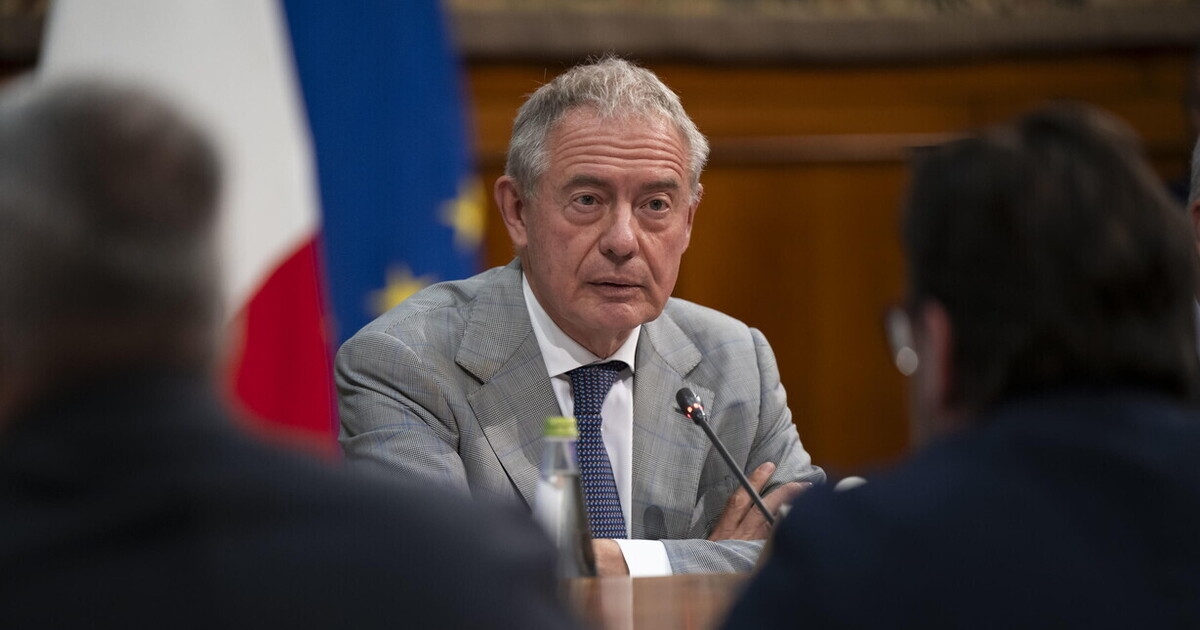 Scontro Stroppa-Urso: "Qualcuno nel governo non vuole Starlink". "Stupito dalle sue parole"