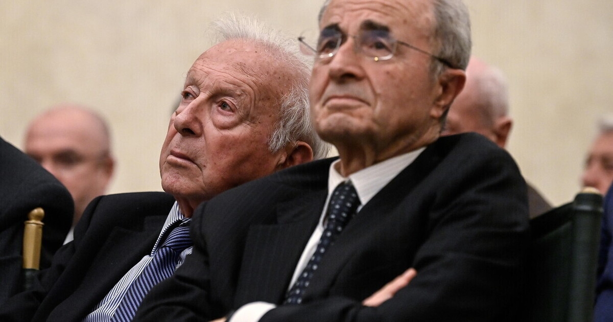 PD reformistleri ile merkezciler arasında. Geçmiş mi, gelecek mi? (Arturo Parisi onaylıyor)