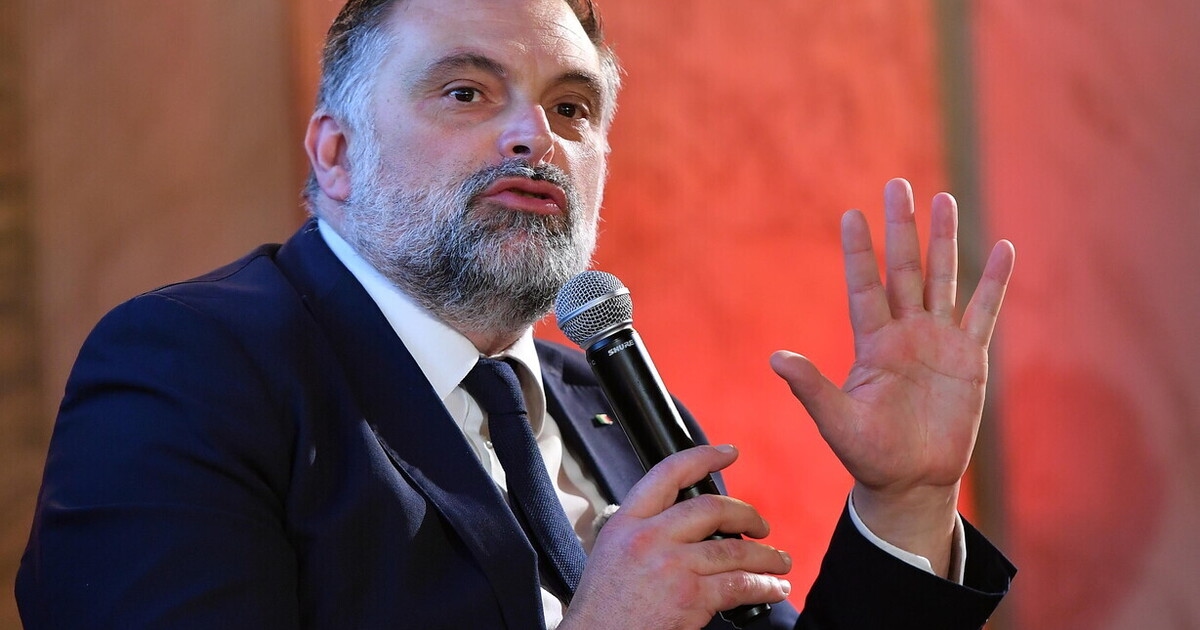 De Carlo (FdI) : « Des droits de douane de 10 % ? Ils sont supportables, mais Trump a tort. Le Mercosur ? Cela pourrait être une opportunité. »