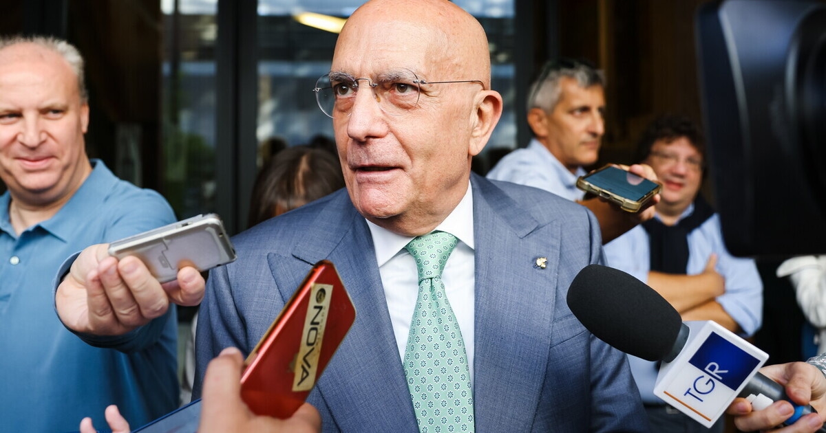 “Cautela nel chiedere dimissioni” e “rispetto per chi governa”. Parla l'ex sindaco di Milano Albertini