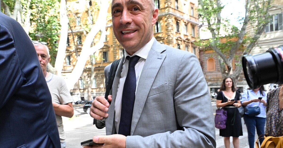 The committees' protests, the Ilva deal. Why Taranto Mayor Piero Bitetti resigned.