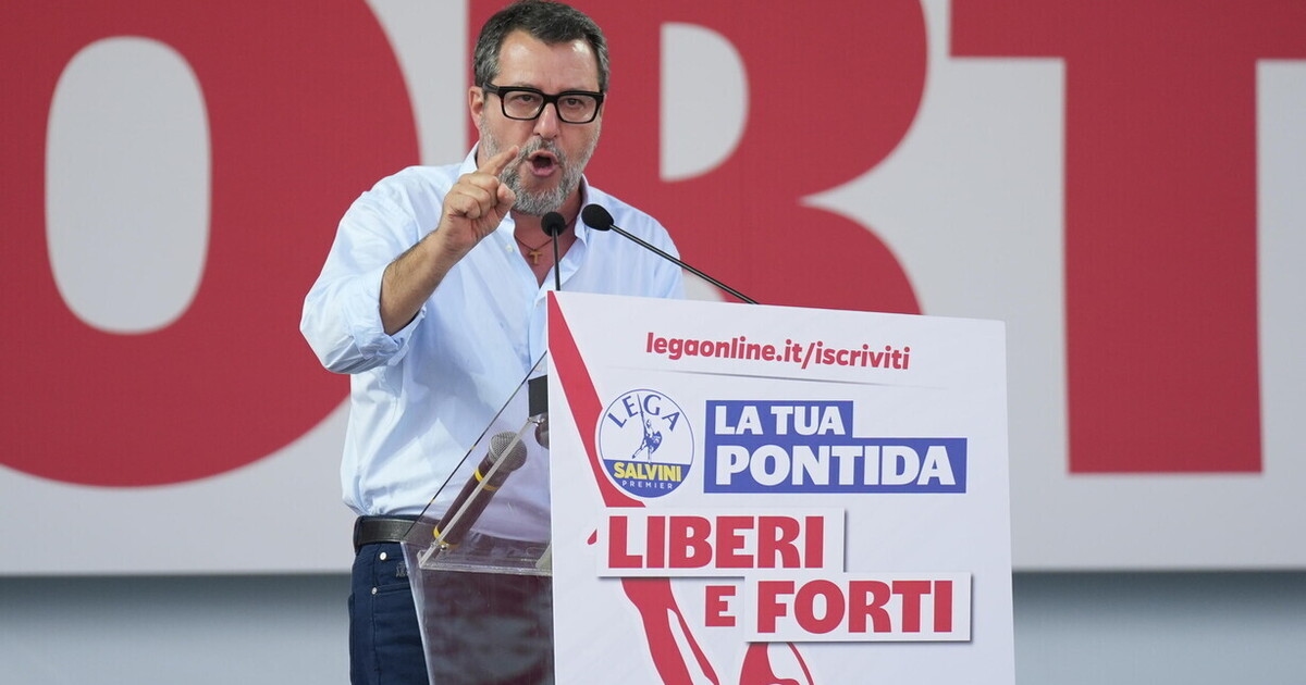 Vannacci es el "extranjero" de Pontida. La Liga le cierra el paso. Salvini, con vodka, dice: "Nunca más deberíamos tener soldados en Ucrania".
