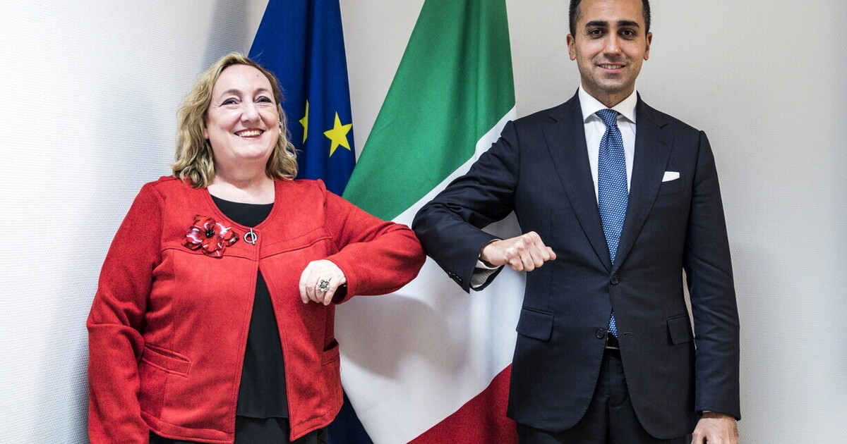 L'ex viceministra del M5s Emanuela Del Re passa a Forza Italia: "Tajani uomo di equilibrio e senza eccessi"