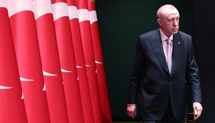 Anspruch auf „Vorbereitung einer neuen Verfassung“ nach dem Auflösungsbeschluss! „Präsident statt Präsident“ – Detail … Erdogans Amtszeit wird auf Null zurückgesetzt.