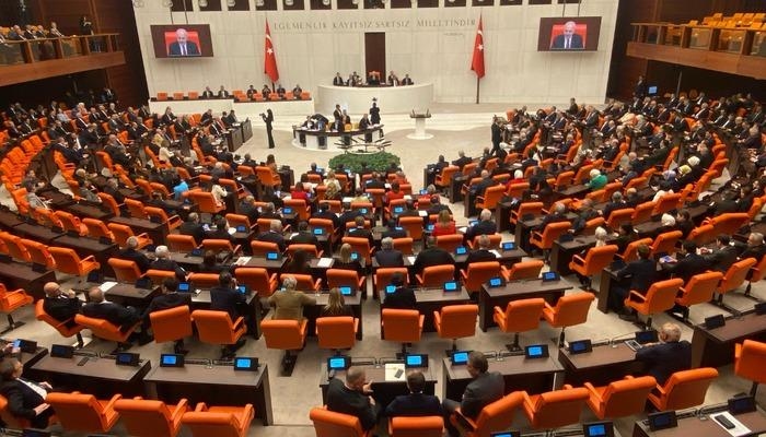 En la Gran Asamblea Nacional de Turquía se desató un debate sobre la LGS.