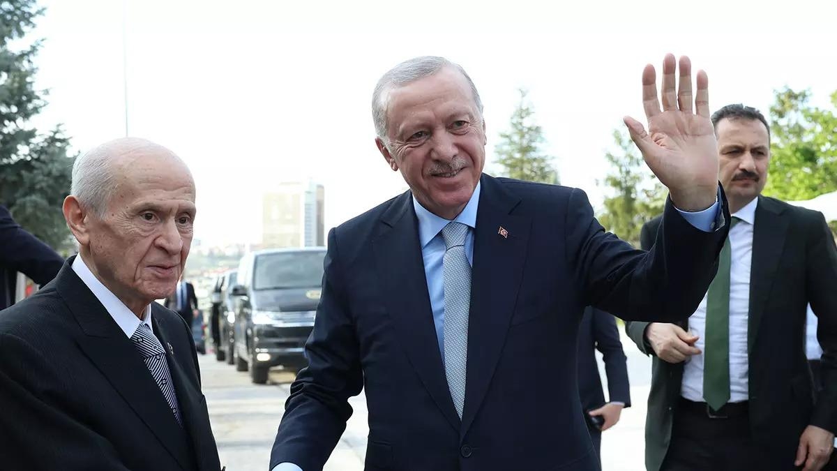 Le président du MHP, Bahçeli, n'est pas allé à Beştepe mais a envoyé un cadeau au président Erdoğan !