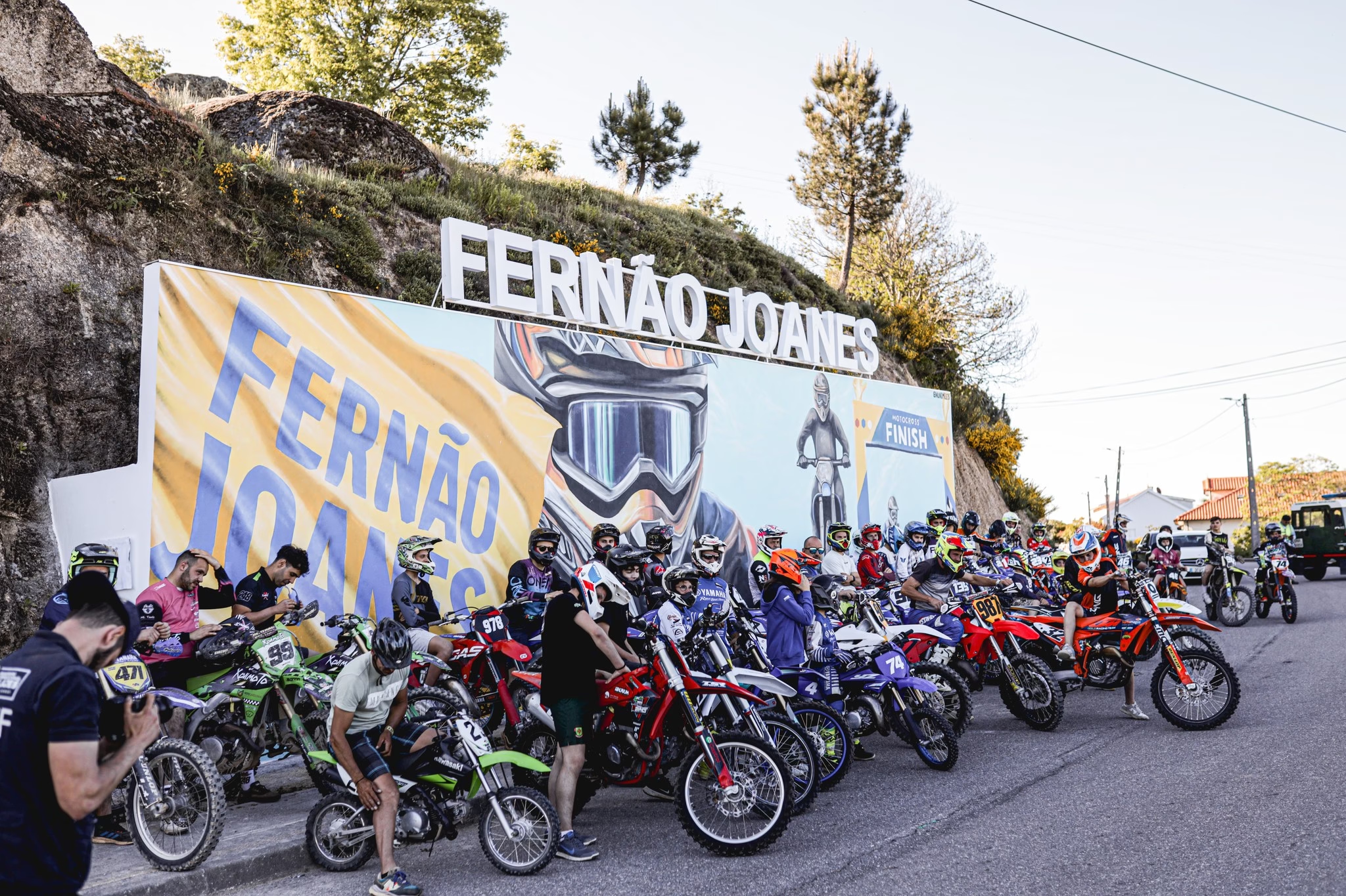 Fernão Joanes inaugurou mural de homenagem à história do motocross