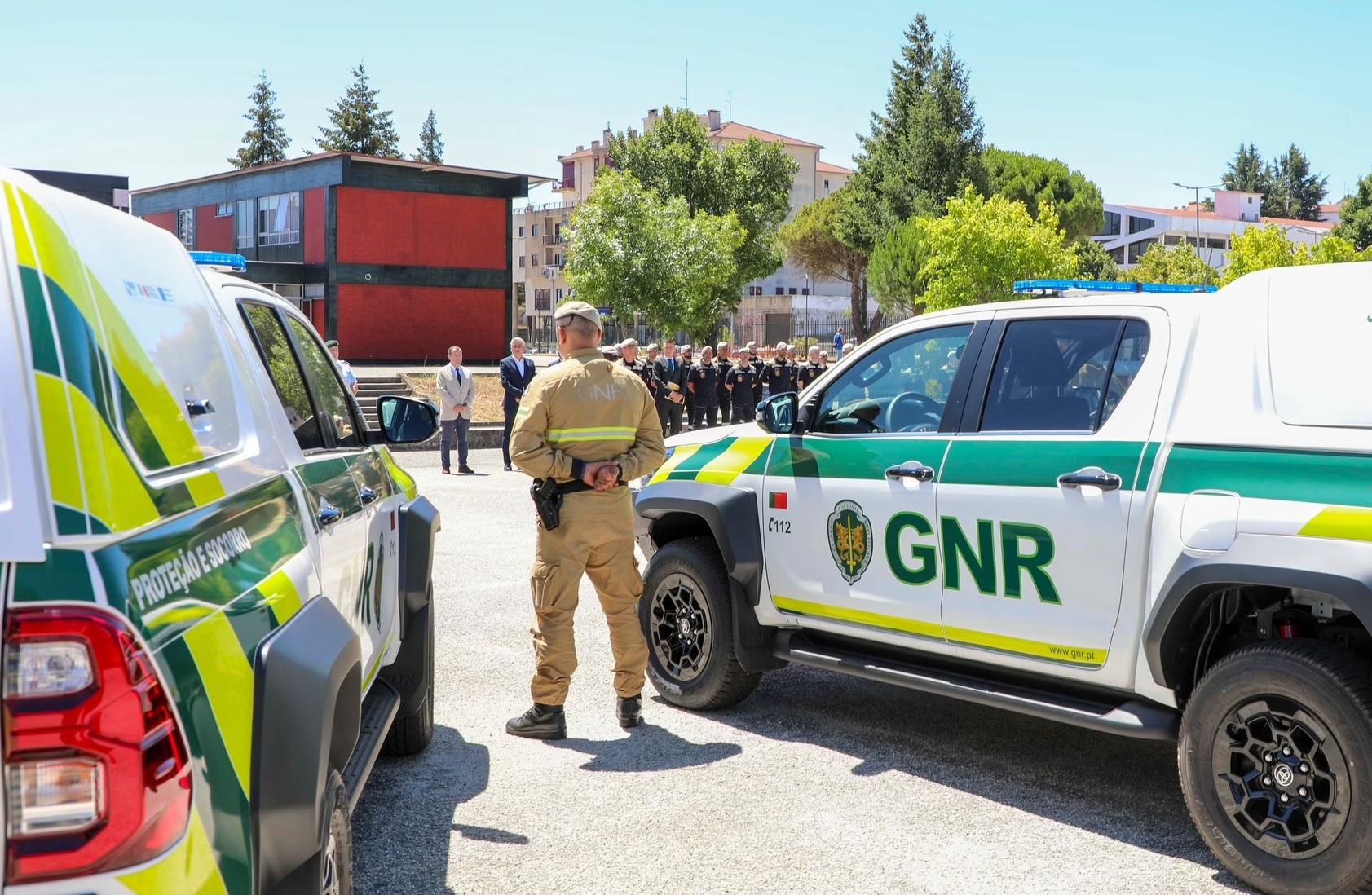 Entrega de viaturas à unidade de emergência de proteção e socorro