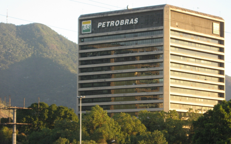 Brezilyalı petrol şirketi Petrobras'ın kârı 2024'te %70,6 düştü