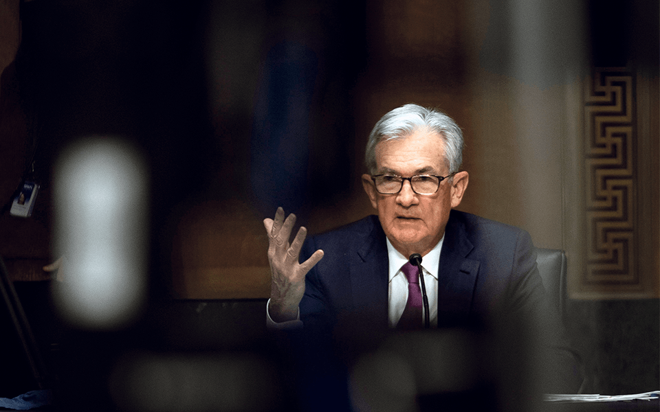 Экономика США «находится в прочном положении», но ее рост замедлится, заявил председатель ФРС