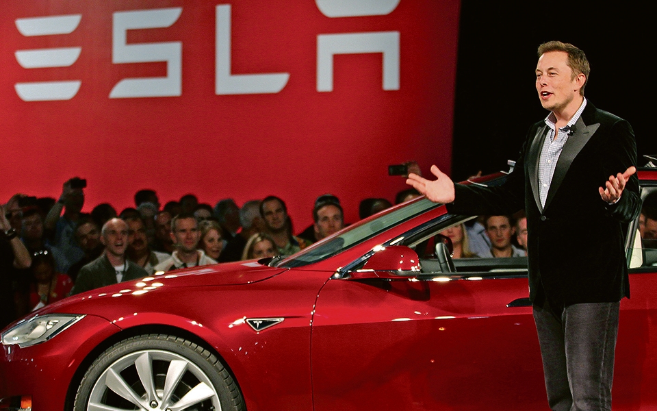 Tesla rośnie o 4% po stracie 135 miliardów euro wartości rynkowej