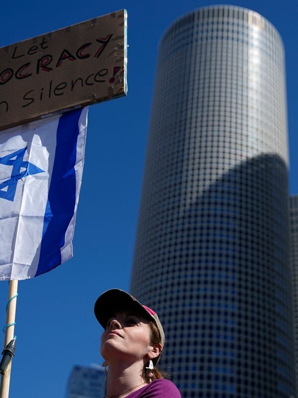 Although Hamas is showing flexibility, it only partially agrees to a US ceasefire proposal.