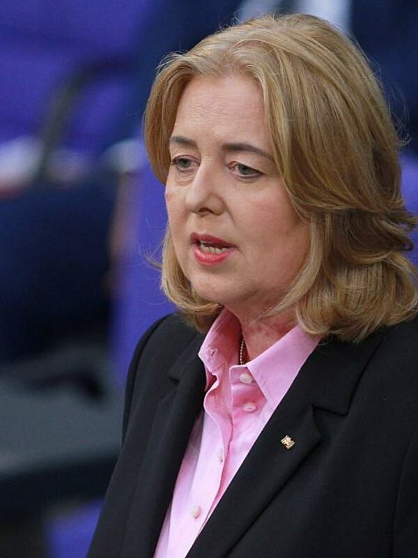 Former Bundestag President Bärbel Bas (SPD) has proposed a double budget for 2025/2026 and a later start to the parliamentary summer recess.