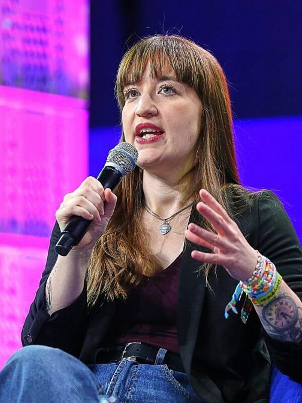 La capogruppo parlamentare del Partito della Sinistra Heidi Reichinnek vuole donare il suo aumento di stipendio.