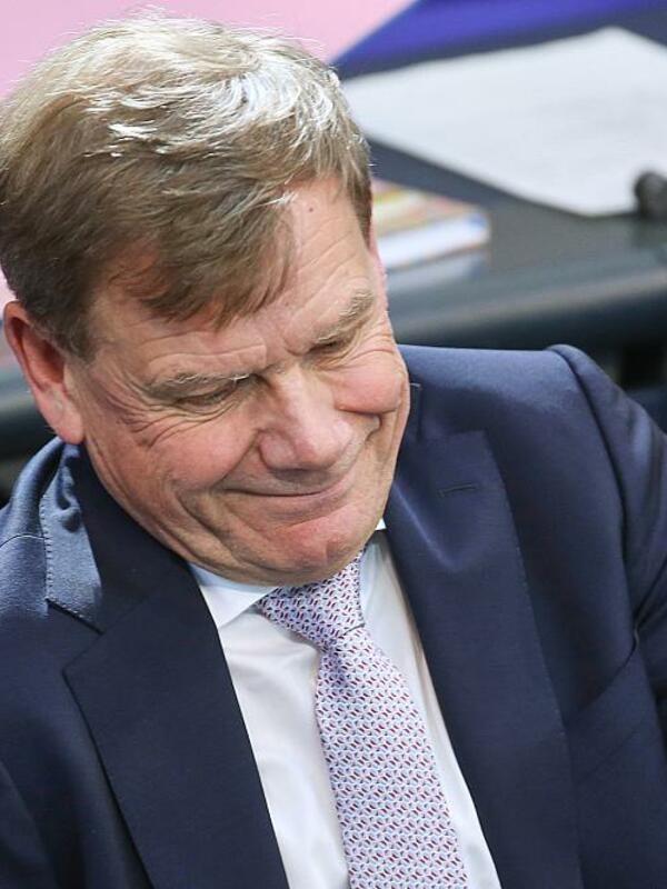 Ralf Stegner, experto en política exterior del SPD, defendió al ministro federal de Asuntos Exteriores, Johann Wadephul (CDU), frente a la oposición de su propio partido.