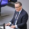 In vista della riforma del freno al debito concordata nell'accordo di coalizione, il portavoce della politica di bilancio del gruppo parlamentare SPD, Thorsten Rudolph, ha chiesto una procedura rapida.
