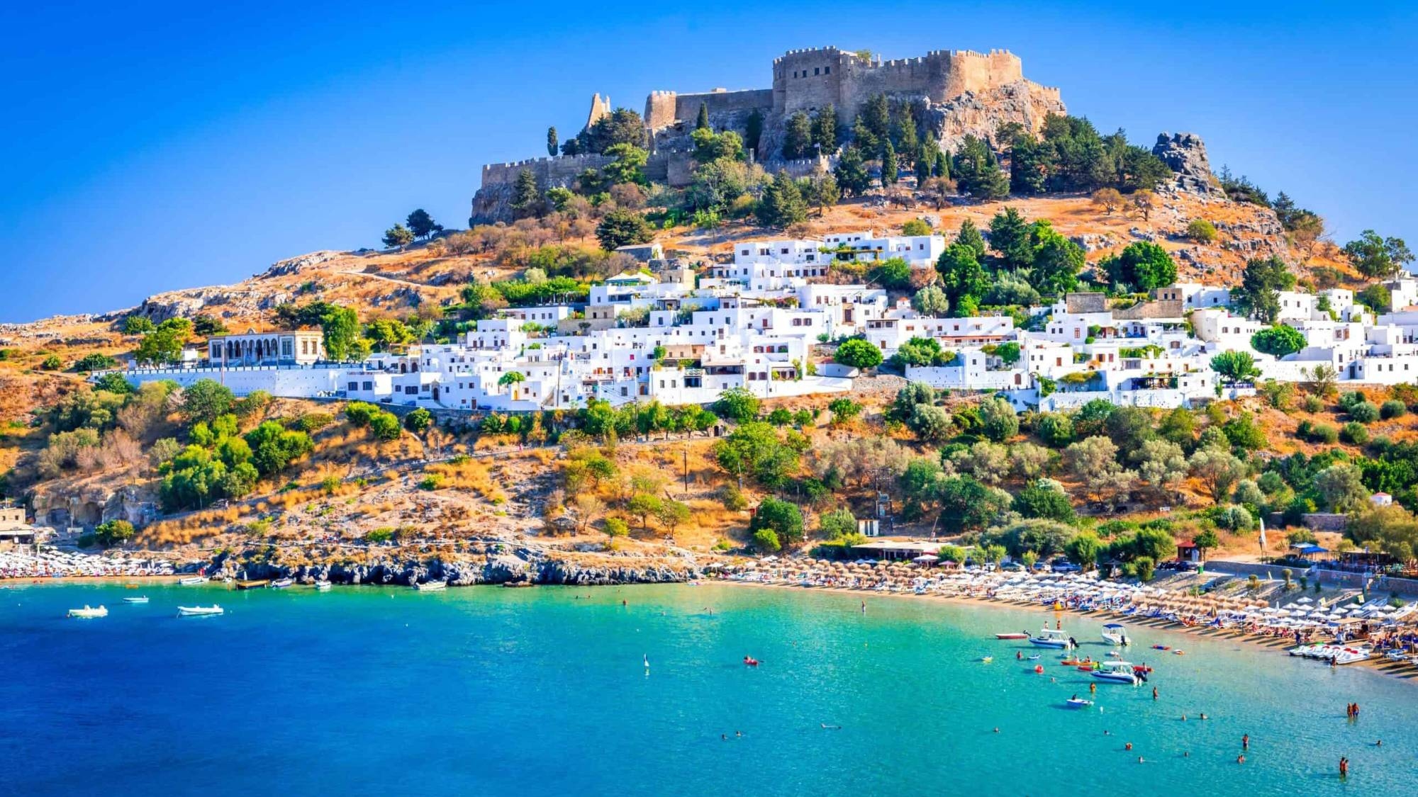 El escritor de Hürriyet Erke: Los restauradores y dueños de negocios griegos están hartos de los turistas turcos, nos regañaron en un restaurante en Rodas