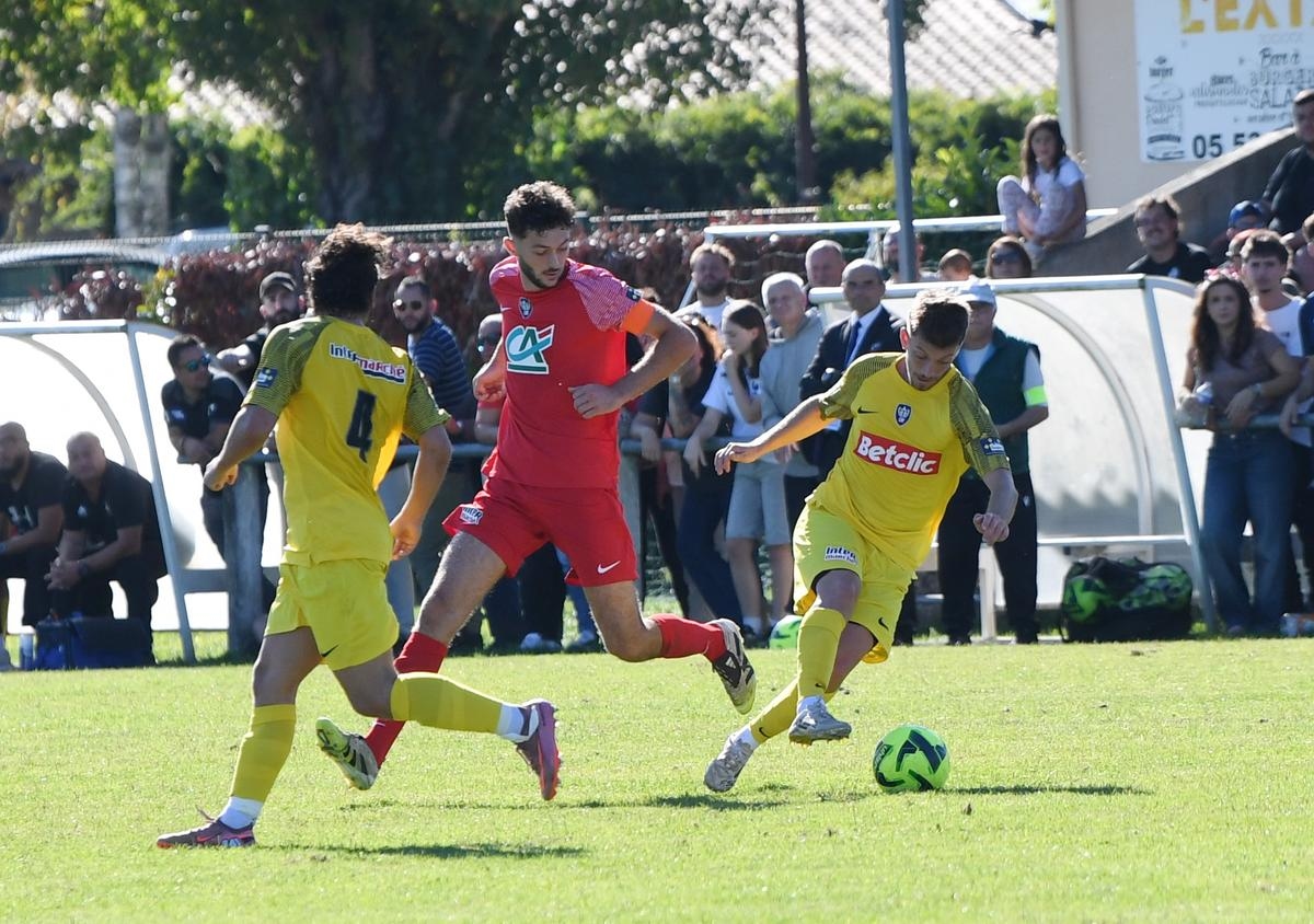 Um rescaldo tempestuoso da Taça de França em Neuvic,
uma partida departamental 3 interrompida em Cours-de-Pile