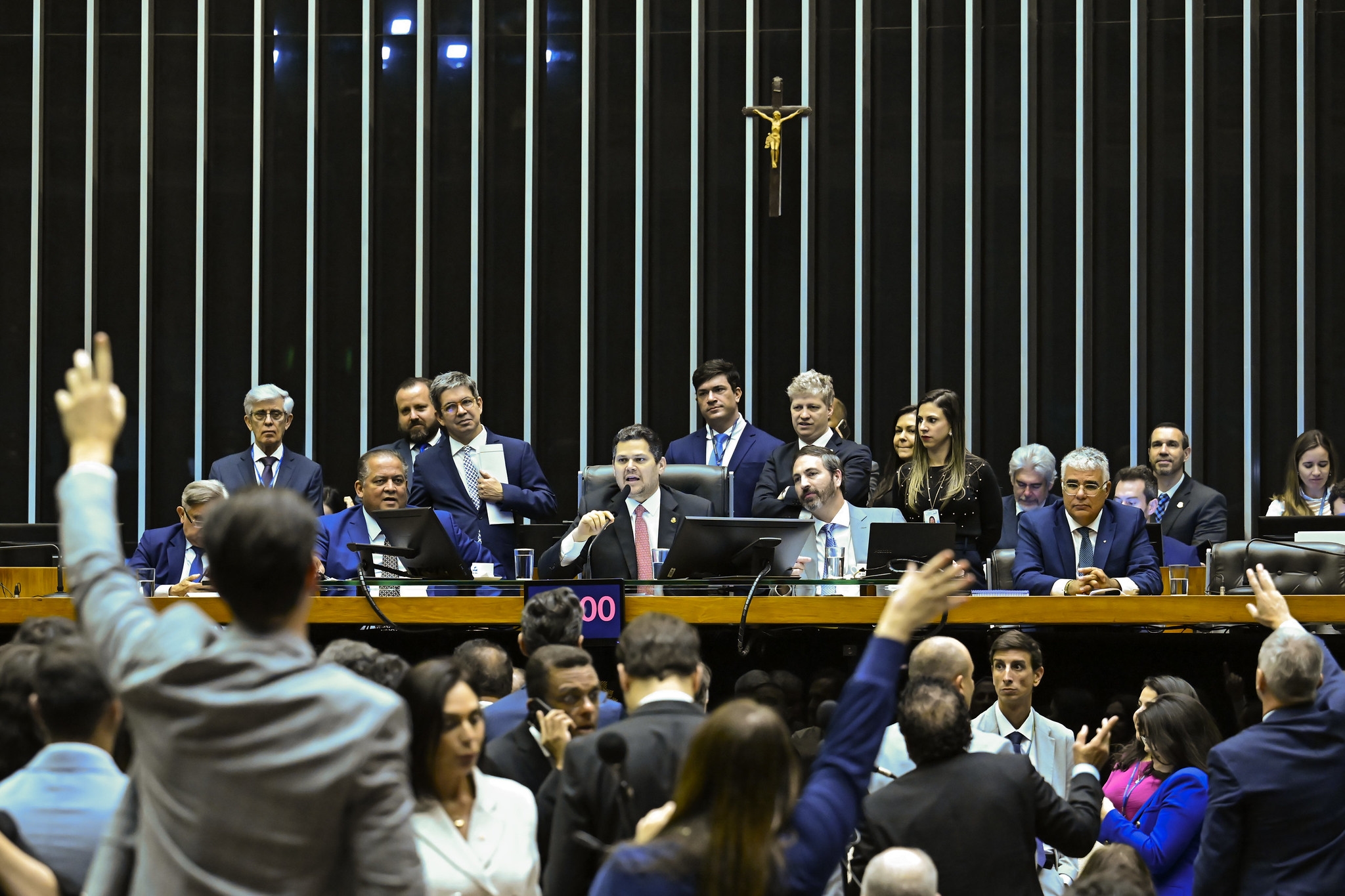 Alcolumbre crea el CPMI para investigar el fraude en el INSS