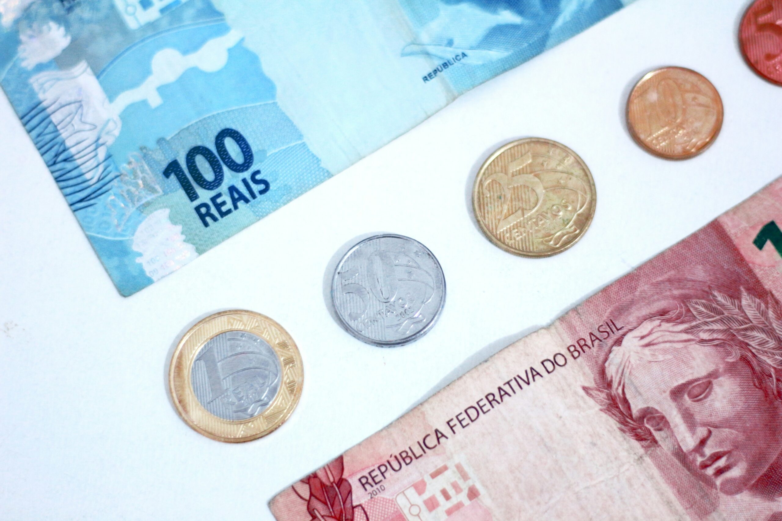 Forderungen: Brasilianer haben mehr als 10,5 Milliarden R$ an vergessenem Geld