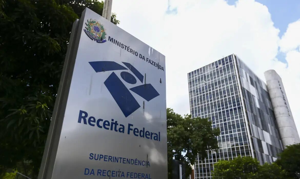 Governo bate recorde de arrecadação em julho com R$ 254 bilhões