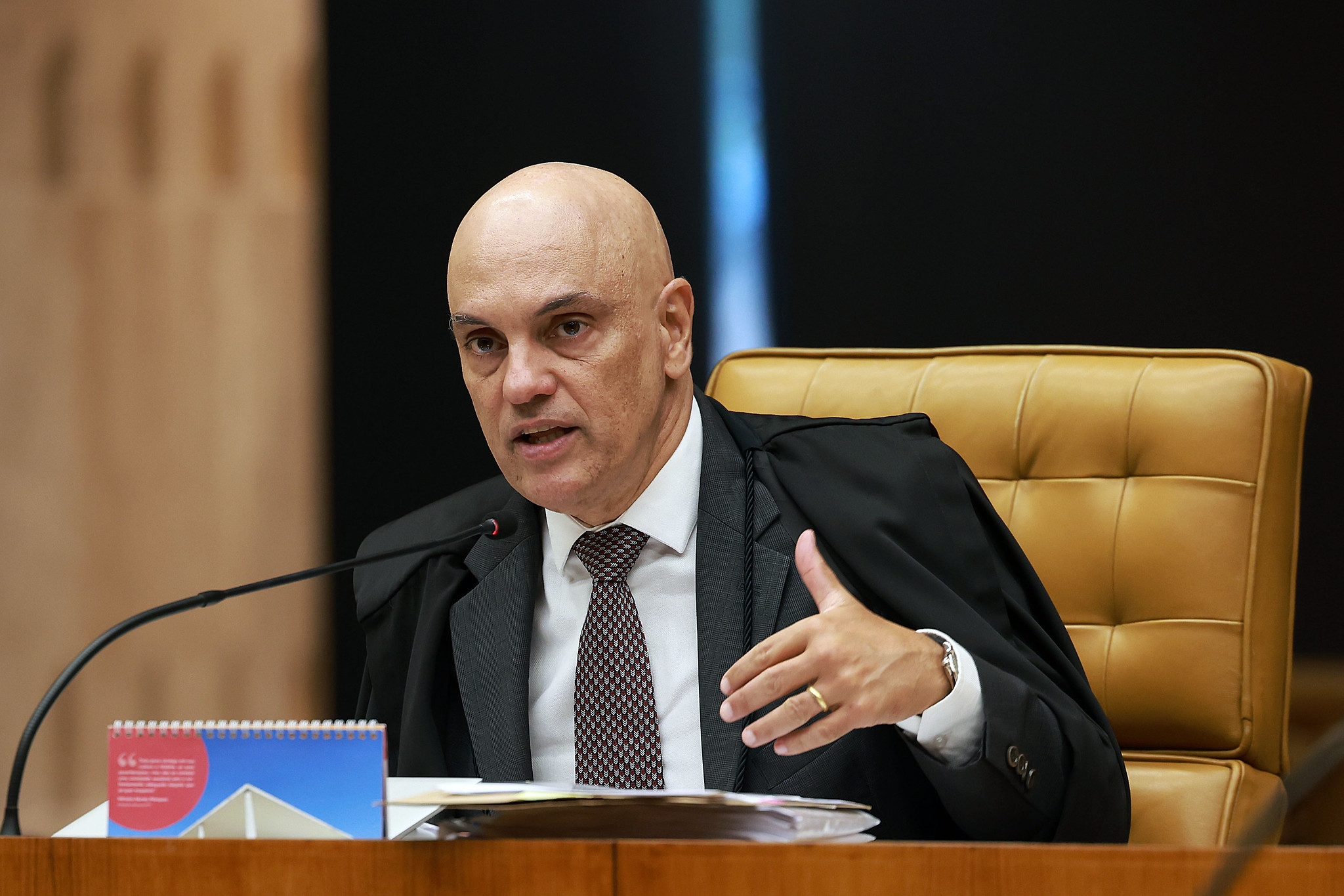 PGR denuncia a exalcalde que sugirió guillotinar a Moraes