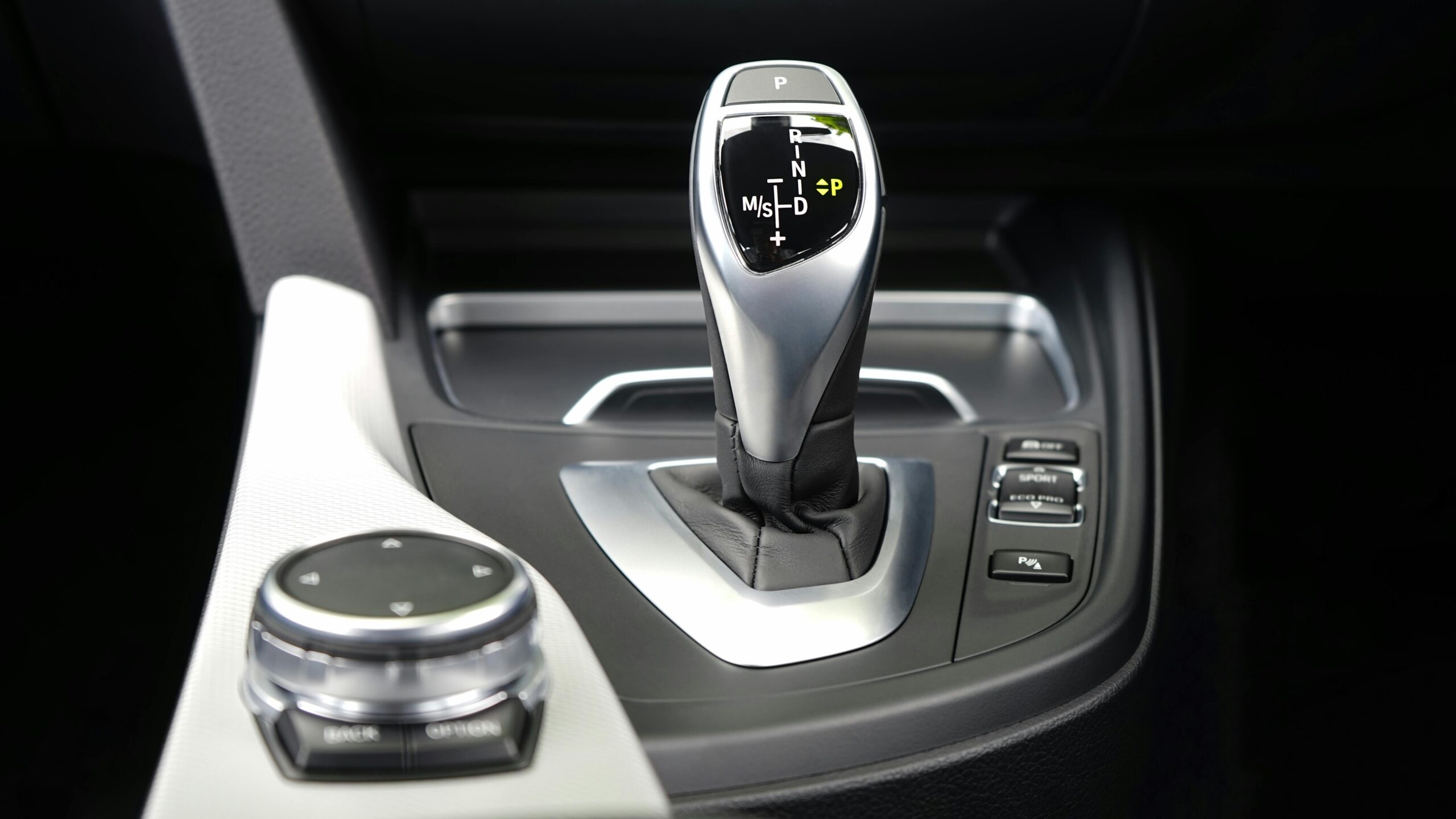 Driving license without driving school: candidate can take test in automatic transmission and drive manual car