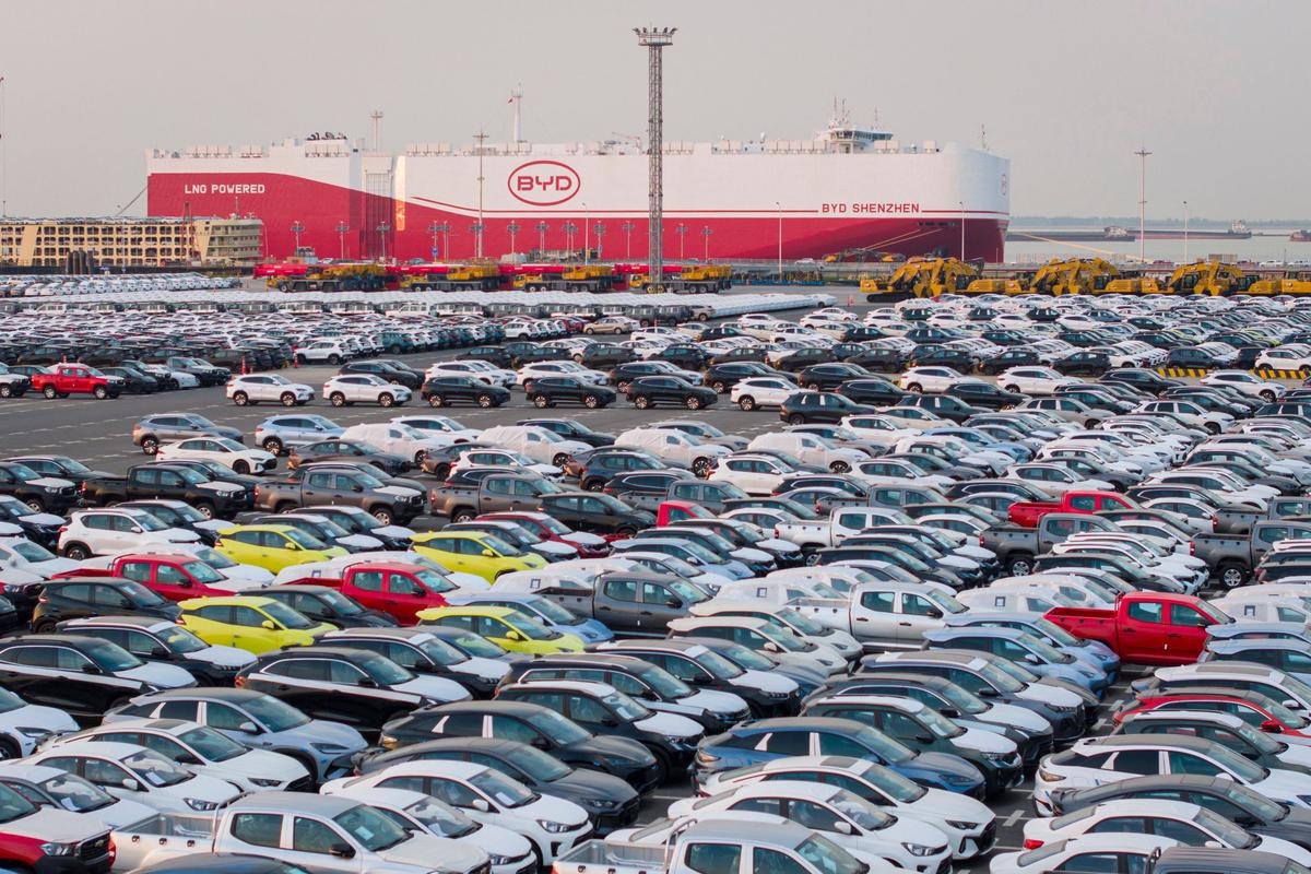 Elektrikli otomobiller: Uluslararası Enerji Ajansı, satışların güçlü bir şekilde büyümeye devam edeceğini öngörüyor