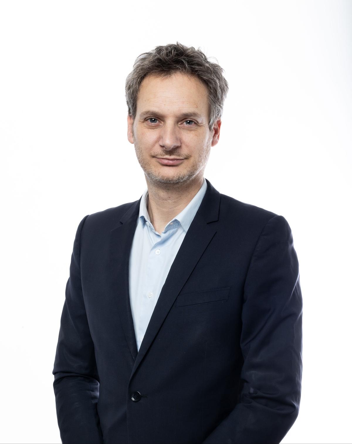 Artykuł redakcyjny. Oszustwa społeczne: Nie bierzmy winy za latarnie