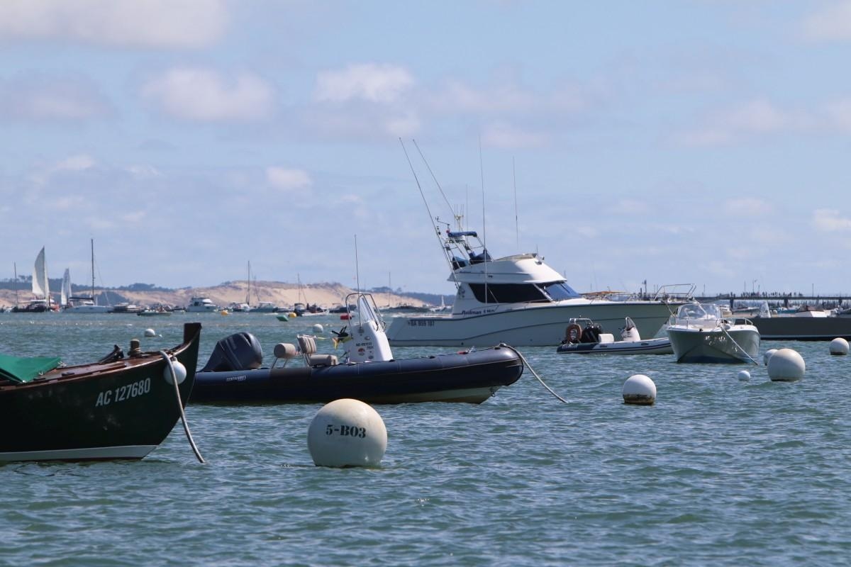 Boats at Cap Ferret: “Nearly 10% of France’s moorings are on the peninsula,” berths are expensive