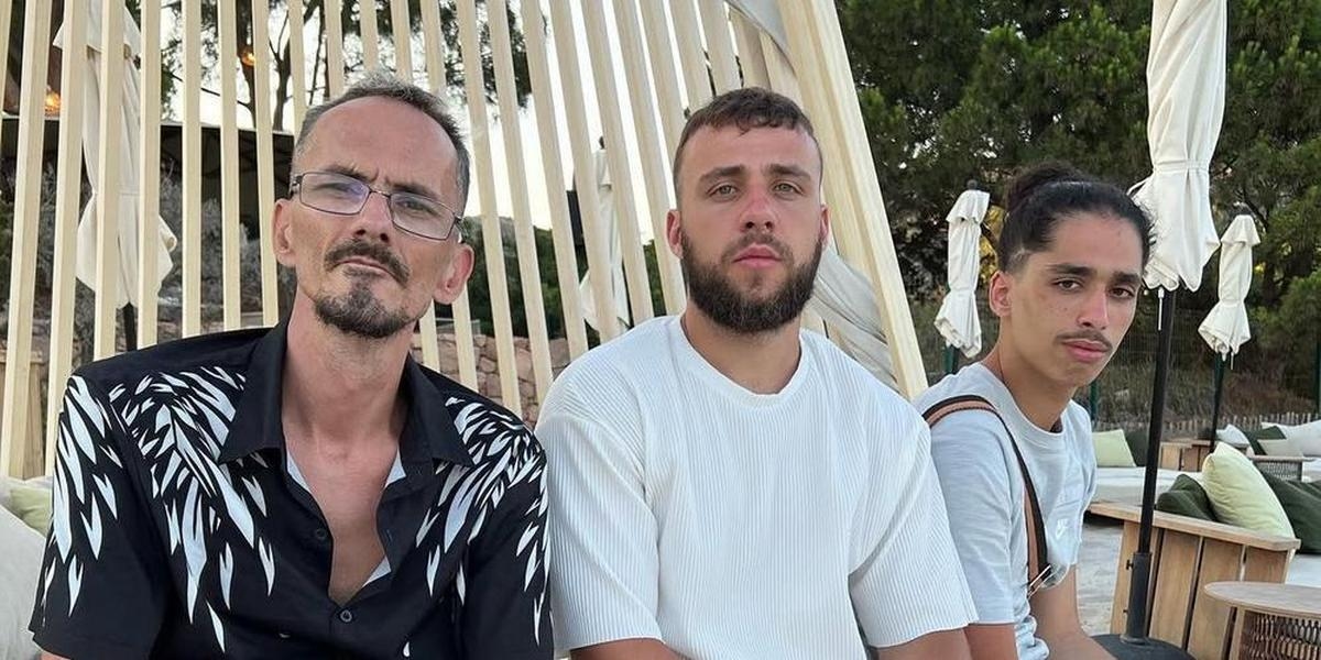 Śmierć Jeana Pormanove: „Nie będę już mogła trzymać go w ramionach” – zeznaje po raz pierwszy jego matka