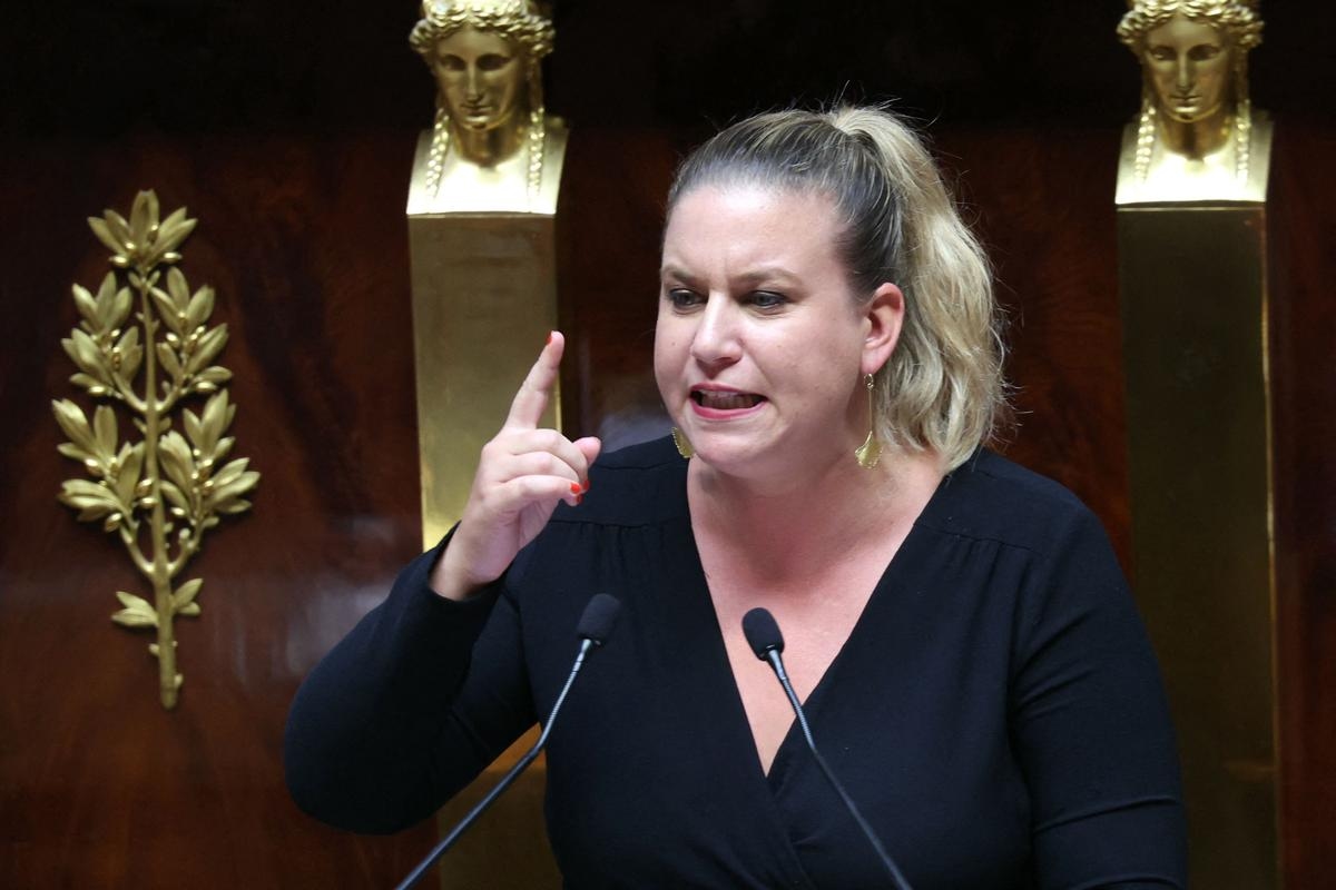 Głosowanie w sprawie wotum zaufania: LFI poprze rząd Partii Socjalistycznej tylko wtedy, gdy będzie on miał „przełomowy program” – mówi Mathilde Panot