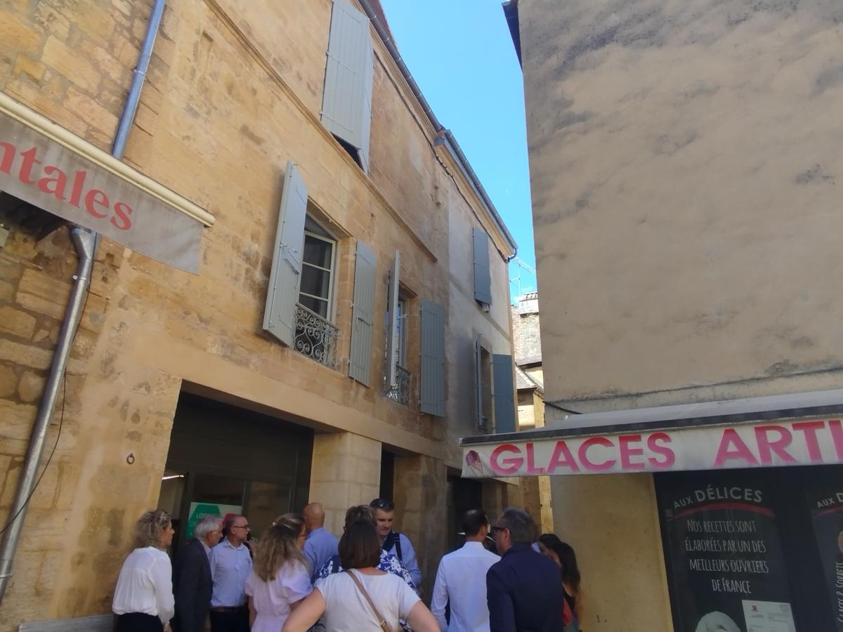 Medieval town of Sarlat: how a ruined building was transformed into social housing