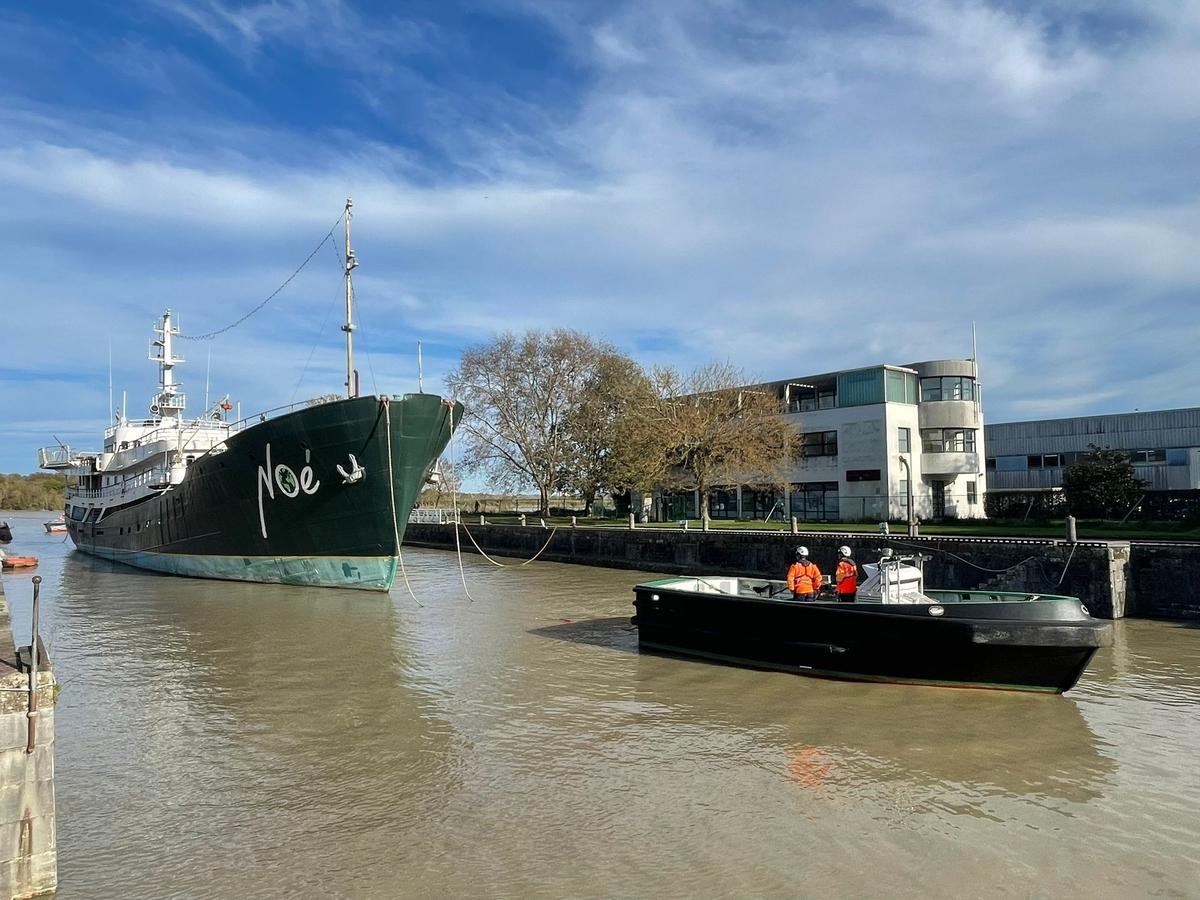 Video. Rochefort: "Noé" cephanelikten ayrıldı ve yerine "L'Hermione" geçti
