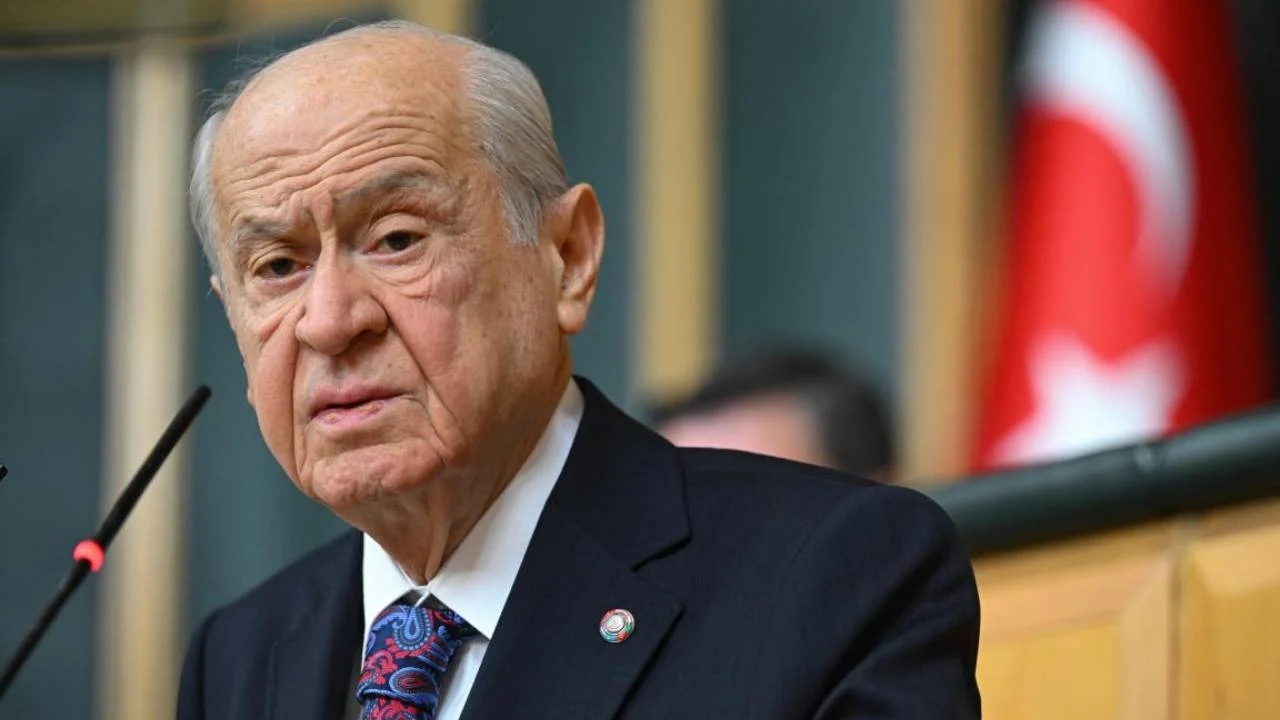 Bahçeli dziękuje Öcalanowi, Erdoğanowi, Partii DEM i TSK: „Pąki w końcu rozkwitły”