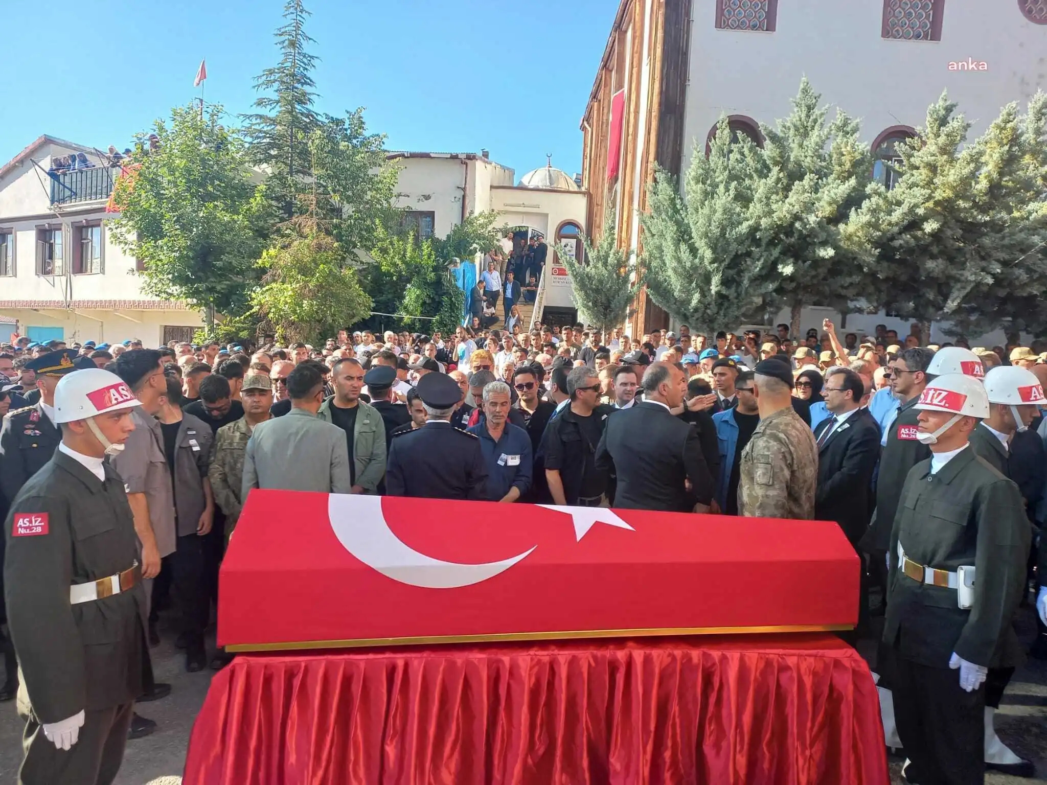 Męczennicy metanu Mahsun Yeşildemir i Abdurrahman Akdoğan zostali wysłani w ostatnią podróż