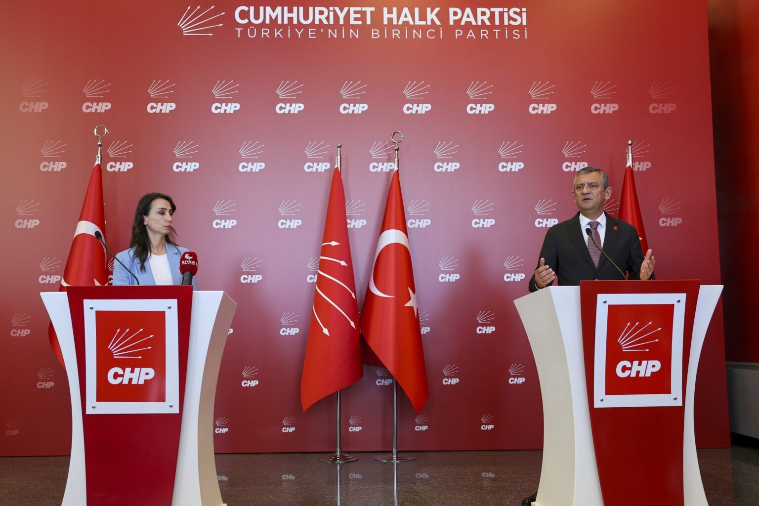 Tülay Hatimoğulları: „Operacje wymierzone w gminy podważają proces pokojowy”