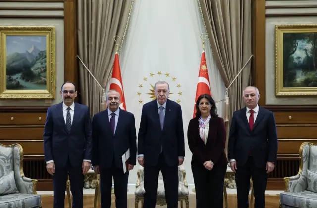 Mümtaz’er Türköne yazdı: Kırık bir aşk hikâyesi