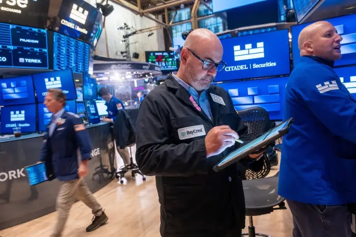 Die Finanzwelt tanzt auf einem Vulkan, der jederzeit ausbrechen kann.