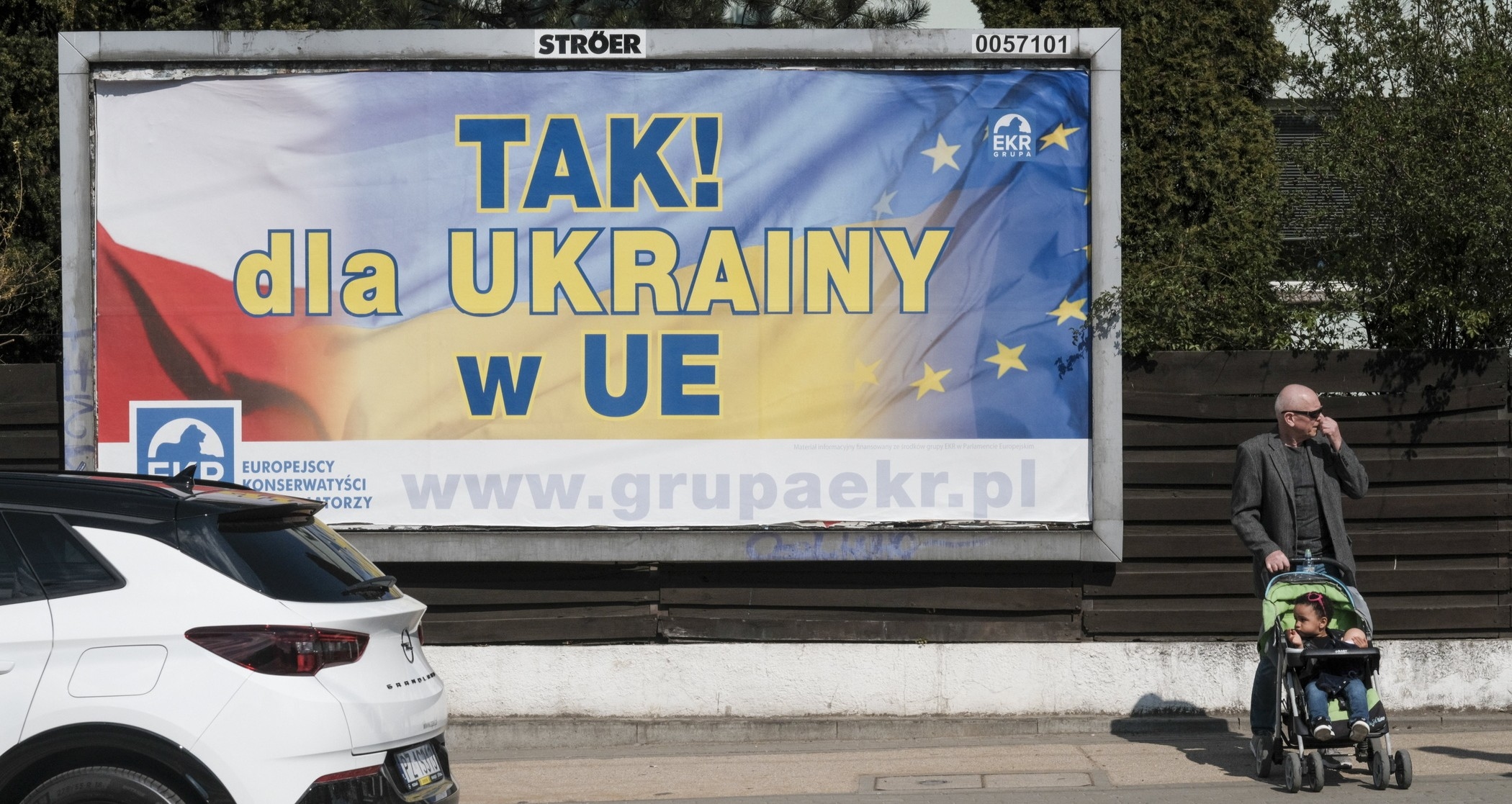 Opposition to Ukraine’s EU and NATO membership now outweighs support in Poland