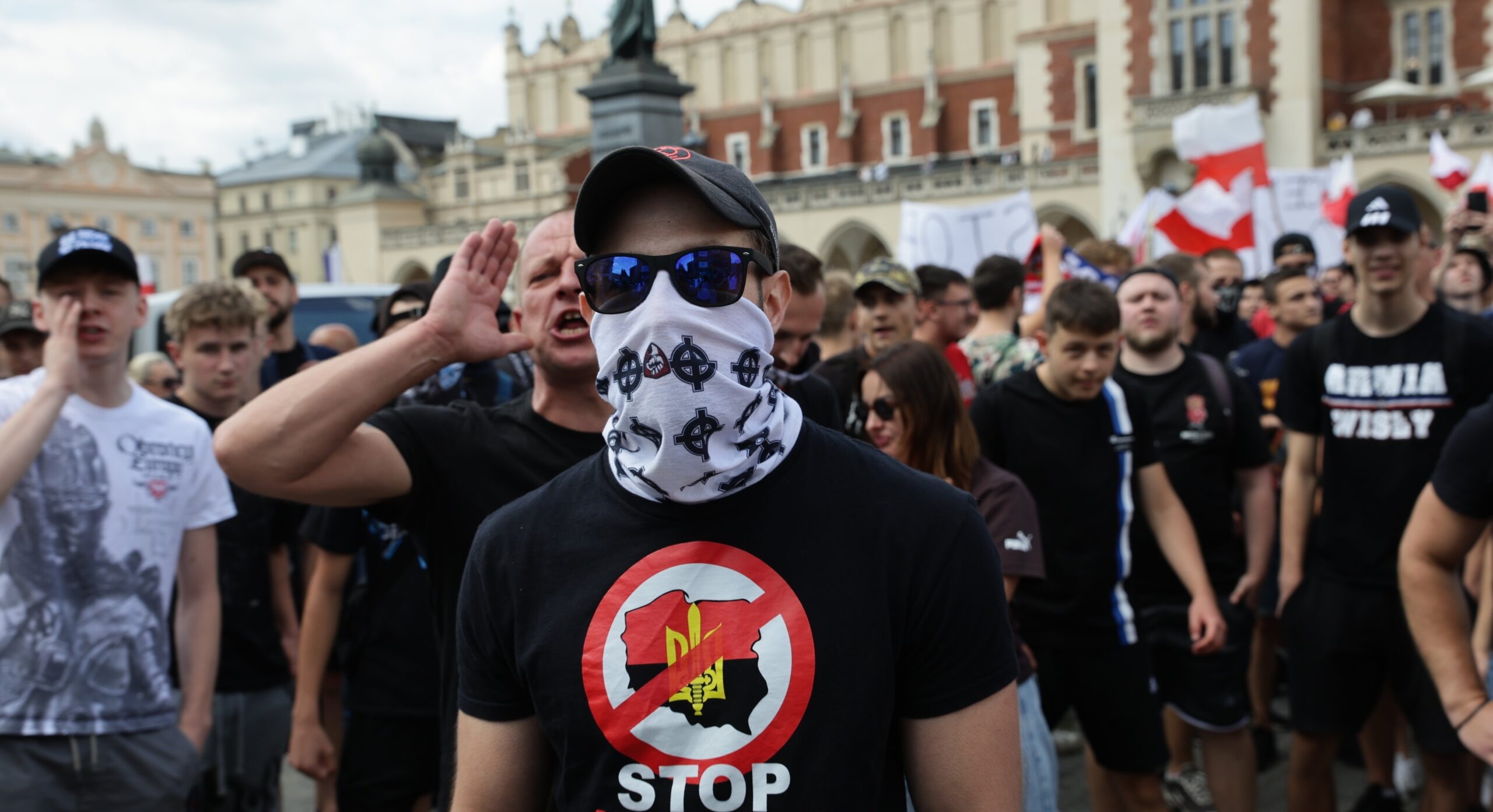 Duizenden mensen nemen deel aan anti-immigratiemarsen in heel Polen