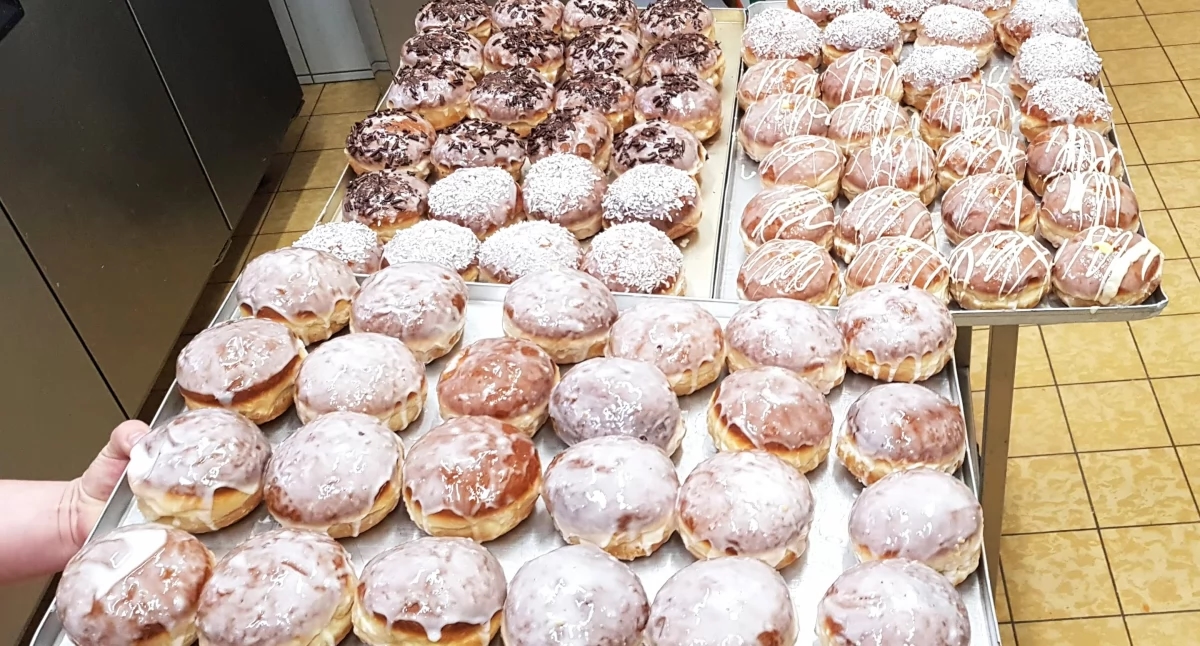 Para a confeitaria! Porque hoje é Quinta-feira Gorda