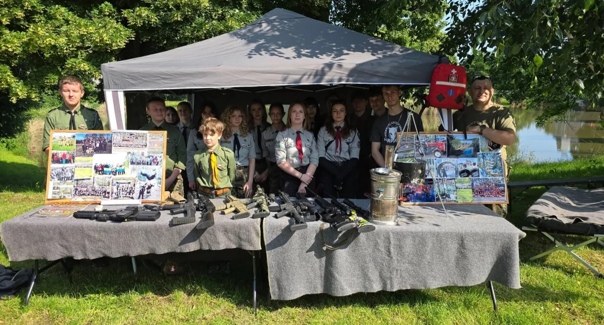 Exploradores de Trzebnica en la carrera de orientación militar